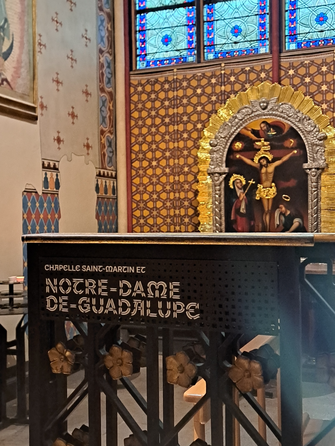 Une image contenant &eacute;glise, art, b&acirc;timent, int&eacute;rieur

Le contenu g&eacute;n&eacute;r&eacute; par l&rsquo;IA peut &ecirc;tre incorrect.