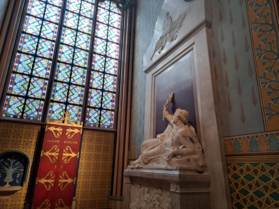 Une image contenant statue, art, &eacute;glise, b&acirc;timent

Le contenu g&eacute;n&eacute;r&eacute; par l&rsquo;IA peut &ecirc;tre incorrect.